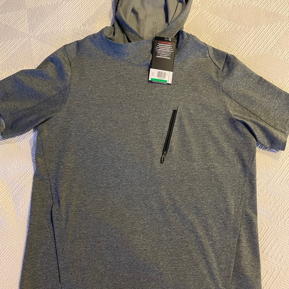 Oakley  hydrolix new with tags hooded shirt